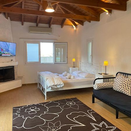 Pool Guesthouse Corinth المظهر الخارجي الصورة