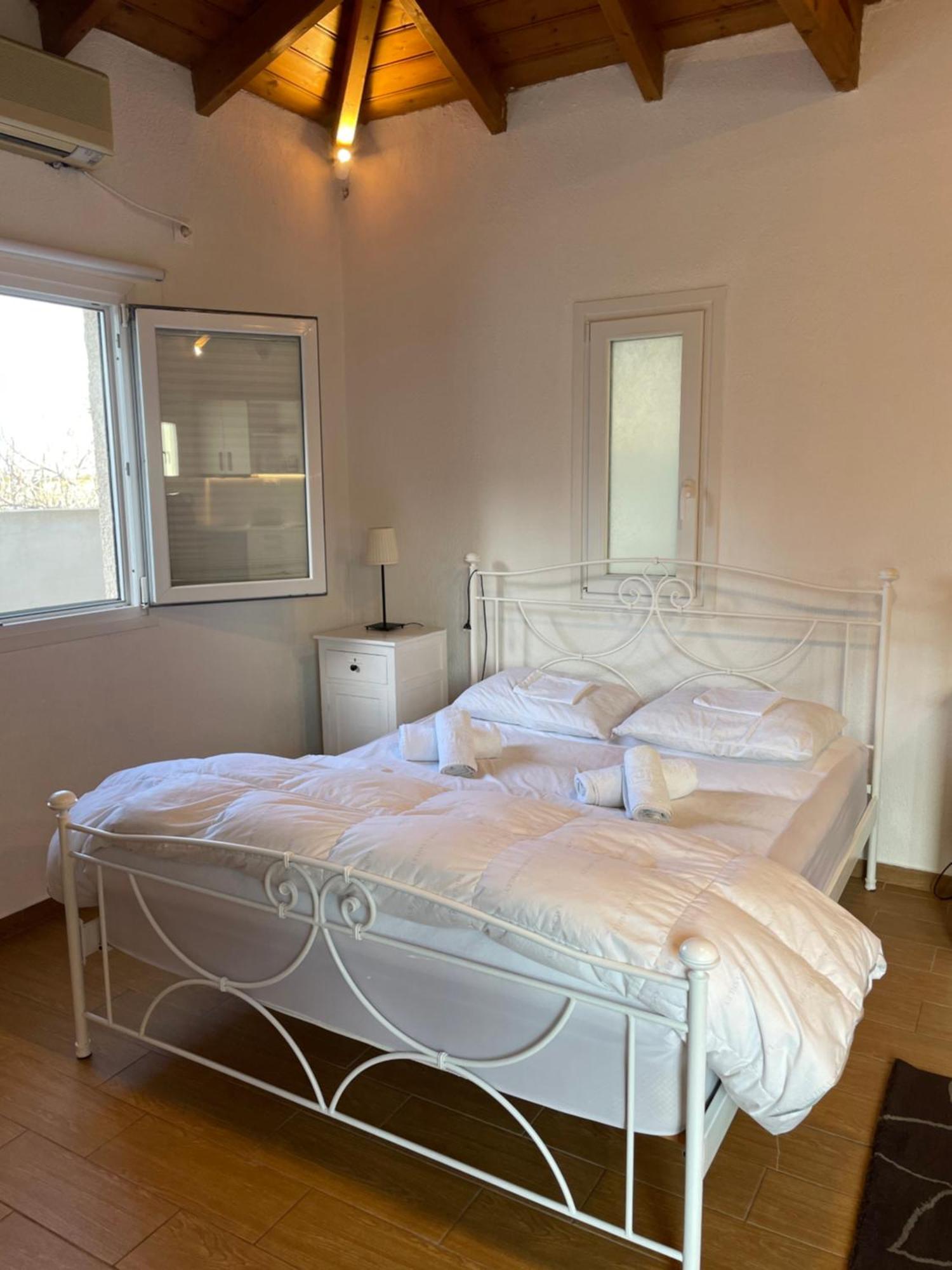 Pool Guesthouse Corinth المظهر الخارجي الصورة