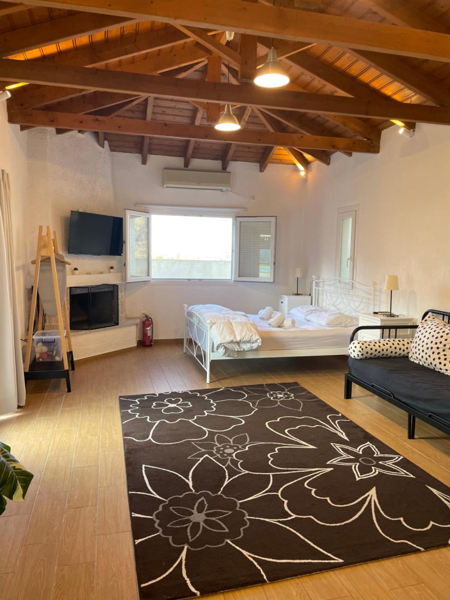 Pool Guesthouse Corinth المظهر الخارجي الصورة
